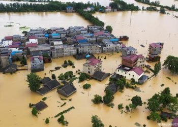 വ്യാപക നാശനഷ്ടം സൃഷ്ടിച്ച് ചൈനയിൽ മഹാപ്രളയം; നിരവധി മരണം