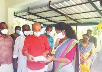 ആലപ്പുഴ ജില്ല പ്രവാസി അസോസിയേഷന്‍ ചികിത്സാ സഹായം കൈമാറി