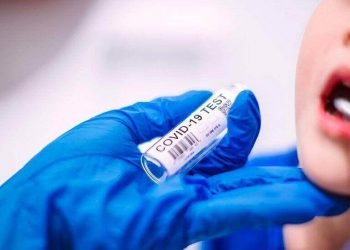 വിദ്യാർത്ഥികൾക്കും അധ്യാപകർക്കും മാസത്തിലൊരിക്കൽ പി.സി.ആര്‍ പരിശോധന സൗജന്യമാക്കി യുഎഇ