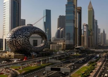 യുഎഇ സ്വദേശികൾക്ക് വിദേശത്തേക്ക് യാത്ര ചെയ്യുന്നതിനുള്ള നിയന്ത്രണങ്ങളിൽ ഇളവ്