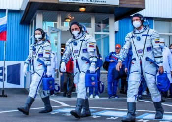 സിനിമാ ചിത്രീകരണത്തിന് റഷ്യന് സംഘം ബഹിരാകാശത്തേയ്ക്ക്