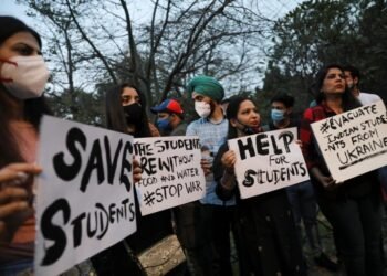 യുക്രൈനില്നിന്ന് മടങ്ങിയ വിദ്യാര്ത്ഥികള്ക്ക് ഇന്ത്യയില് തുടര് പഠനം സാധ്യമല്ലെന്ന് കേന്ദ്ര സര്ക്കാര്