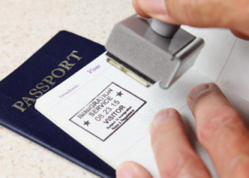 ഒമാനില് വിസ പുതുക്കുന്നതിനുള്ള നിരക്കുകള് വെട്ടിക്കുറച്ചു