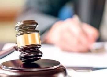 പ്രവാസി ഇന്ത്യക്കാർക്ക് നിയമസഹായം ലഭ്യമാക്കാൻ ലക്ഷ്യമിട്ടു കേരള ഹൈക്കോടതിയിലെ മുതിർന്ന അഭിഭാഷകൻ സി. ഉണ്ണികൃഷ്ണനും അജ്മാനിലെ ഷെയ്ഖ് സുൽത്താൻ ലീഗൽ കൺസൽറ്റൻസിയുമായി ധാരണാപത്രം ഒപ്പിട്ടു