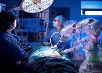 ലോകത്ത് ആദ്യമായി റോബോട്ടിന്റെ സഹായത്തോടെ കരള് മാറ്റിവയ്ക്കല് ശസ്ത്രക്രിയ സൗദിയില്