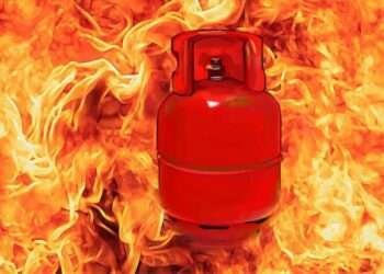 കരാമയിലെ ഫ്‌ലാറ്റില്‍ പാചകവാതക സിലിണ്ടര്‍ പൊട്ടിത്തെറിച്ചുണ്ടായ അപകടത്തിൽ രണ്ടു മലയാളികൾ മരിച്ചു