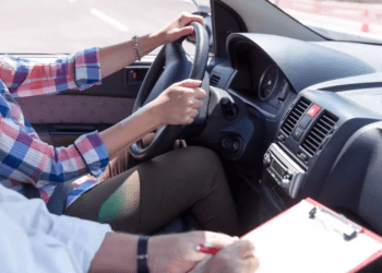 റാസൽഖൈമയിൽ ‘സ്മാർട്ട് ഡ്രൈവർ ഇൻസ്പെക്ഷൻ പ്രോഗ്രാം’ പുറത്തിറക്കി പോലീസ്