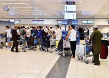 അതിവേഗ ചെക്ക് ഇന് സൗകര്യമൊരുക്കി അബുദാബി രാജ്യാന്തര വിമാനത്താവളം.