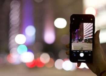 ഖത്തറിൽ വാഹനാപകടങ്ങൾ മൊബൈലിൽ പകർത്തുന്നവർക്കും ഫോട്ടോയെടുക്കുന്നവർക്കും മുന്നറിയിപ്പ്