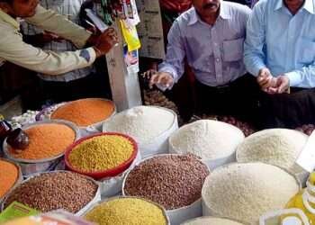റംസാനോട് അനുബന്ധിച്ച് ഒമ്പത് ഭക്ഷ്യവസ്തുക്കളുടെ വിലവർധനയ്ക്ക് അധികൃതർ വിലക്കേർപ്പെടുത്തി
