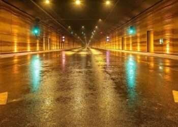 സൗദി തലസ്ഥാന നഗരത്തിലെ നിർദ്ദിഷ്ട കിങ് സൽമാൻ പാർക്ക് പദ്ധതിക്കുള്ളിൽ നിർമിച്ച അബൂബക്കർ അൽസിദ്ദിഖ് തുരങ്കപാതയിൽ ഗതാഗതം ആരംഭിച്ചു