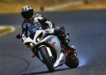 ഒമാനിൽ നിയമം ലംഘിക്കുന്ന മോട്ടോർ സൈക്കിൾ റൈഡർമാർക്കെതിരെ കർശന നടപടി