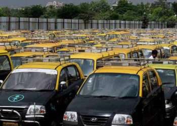 രാജ്യത്തെ എയർപ്പോർട്ടുകളിൽ നിന്ന് ടാക്സി പെർമിറ്റില്ലാതെ യാത്രക്കാരെ കയറ്റികൊണ്ടു പോയാൽ 5000 റിയാൽ പിഴ ചുമത്തുമെന്ന് പൊതുഗതാഗത അതോറിറ്റിയുടെ മുന്നറിയിപ്പ്