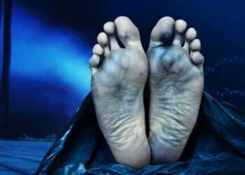 റിയാദിൽ മരിച്ച തിരുവനന്തപുരം സ്വദേശി സുധീർ അബൂബക്കറിന്റെ മൃതദേഹം സമയത്ത് നാട്ടിലെത്താതെ മുംബൈയിൽ കുടുങ്ങി