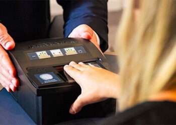 കുവൈത്തിൽ സ്വദേശികളോടും വിദേശികളോടും ബയോമെട്രിക് രജിസ്ട്രേഷൻ വേഗത്തിൽ പൂർത്തിയാക്കാൻ ആവശ്യപ്പെട്ട് കുവൈത്ത് ആഭ്യന്തര മന്ത്രാലയം