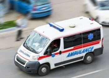 വാഹനം ഓടിക്കുമ്പോൾ ആംബുലൻസുകളെ പിന്തുടർന്നാൽ പിഴ ഈടാക്കുമെന്ന് മുന്നറിയിപ്പ് നൽകി സൗദി ട്രാഫിക് ഡയറക്ടറേറ്റ്