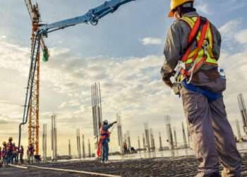 യാത്രക്കാരെ വലച്ച് എയർ ഇന്ത്യ എക്സ്പ്രസ്