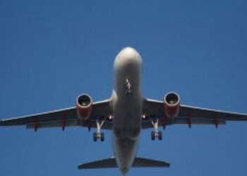 ഷാർജയിൽ കേ​ര​ള​ത്തി​ലേ​ക്കു​ള്ള  ഉ​യ​ർ​ന്ന വി​മാ​ന  ടി​ക്ക​റ്റ് നി​ര​ക്ക്  വിമാന കമ്പനികൾ കു​റ​ച്ചു