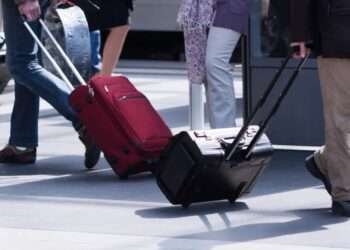 ഇന്ത്യയില് നിന്നും ഗള്ഫ് – സിംഗപ്പൂര് മേഖലകളിലേക്കുള്ള അന്താരാഷ്ട്ര യാത്രക്കാര്ക്ക് 30 കിലോ വരെ സൗജന്യ ബാഗേജ് അലവന്സ് പ്രഖ്യാപിച്ച് എയര് ഇന്ത്യ എക്സ്പ്രസ്