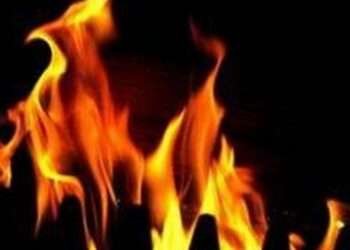 കുവൈത്തിൽ തണുപ്പകറ്റാൻ റൂമിനകത്ത് തീ കൂട്ടിയ ശേഷം ഉറങ്ങിയ 4 പേരിൽ 3 ഇന്ത്യക്കാർ ശ്വാസംമുട്ടി മരിച്ചതായി റിപ്പോർട്ട്