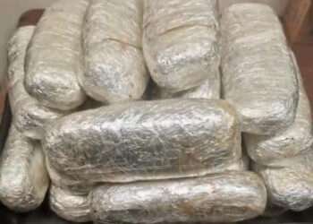 ഒമാനിലെ സലാല എയര്‍പോര്‍ട്ടില്‍ ഇറങ്ങിയ യാത്രക്കാരന്റെ ലഗേജില്‍ നിന്ന് കഞ്ചാവ് പിടികൂടിയതായി റിപ്പോര്‍ട്ട്