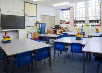 ചൂട് കൂടിയ സാഹചര്യത്തിൽ സ്കൂൾ പ്രവൃത്തി സമയം കുറച്ചു