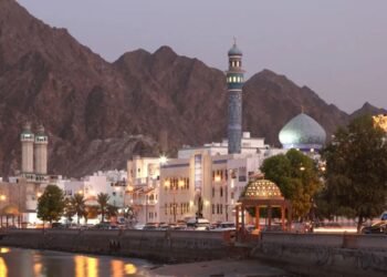 വിദേശ ഉടമസ്ഥതയിലുള്ള കമ്പനികളിൽ ഒമാനി പൗരന്മാരെ നിയമിക്കണം