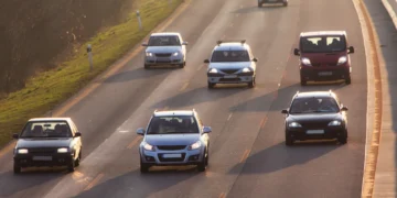 നിയമവിരുദ്ധമായി ഓവർടേക്കിങ്; കർശന നടപടി സ്വീകരിക്കും