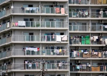 ബാൽക്കണിയിൽ വസ്ത്രം ഉണക്കുന്നവർ സൂക്ഷിക്കുക