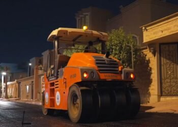 സൗദിയിൽ ദീർഘദൂര ഹൈവേ റോഡുകളിലെ ട്രക്ക് ലൈനുകളുടെ നിർമാണത്തിന് ഉന്നത സാങ്കേതിക വിദ്യയും നിർമാണ രീതിയും ഉപയോഗിപ്പെടുത്തുന്നു