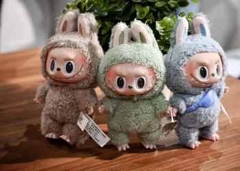 ലബുബു കളിപ്പാട്ട വിൽപ്പന നിരോധിച്ച് കുവൈത്ത്